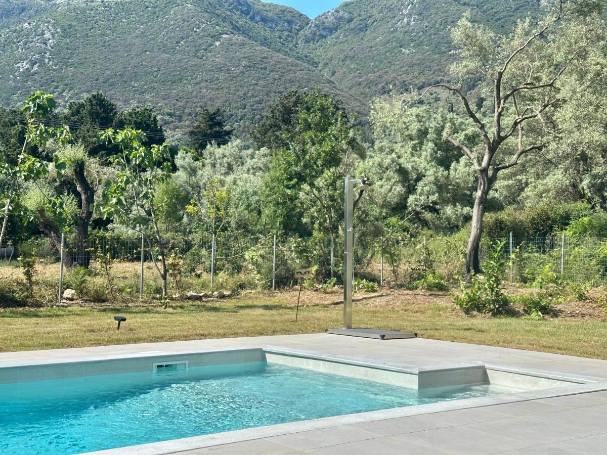 Apartment Splash With Private Pools